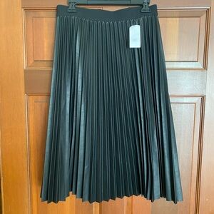 Faux leather pleated skirt
